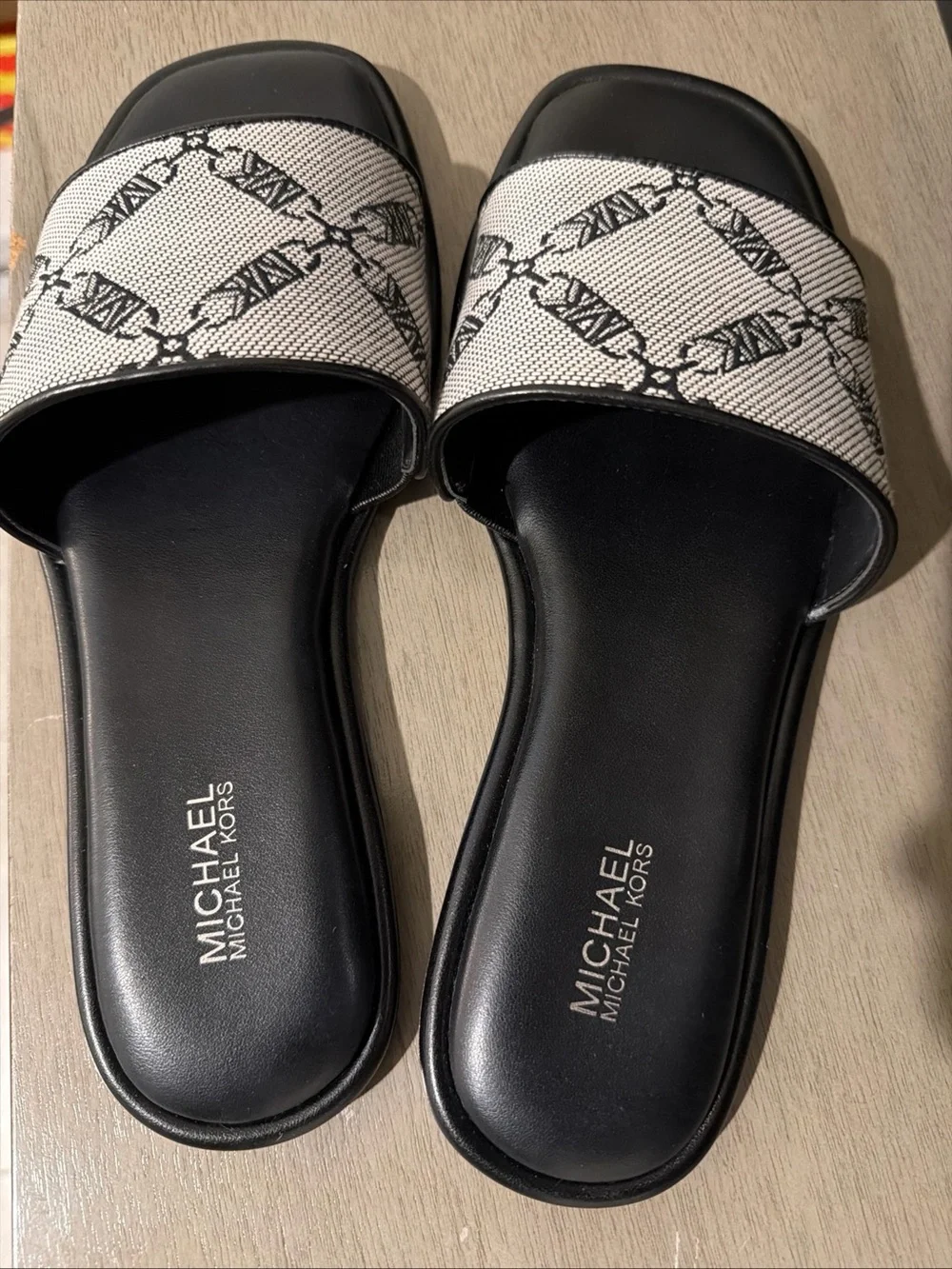 Michael Kors Hayworth Slide Natural/Black 7.5 M